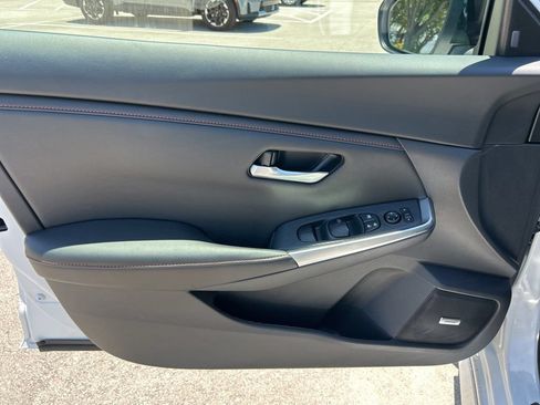 Certified 2025 Nissan Sentra SR w/ SR Premium Package FWD image 12