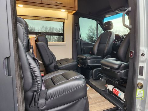 Used 2021 Mercedes-Benz Sprinter 3500 image 50