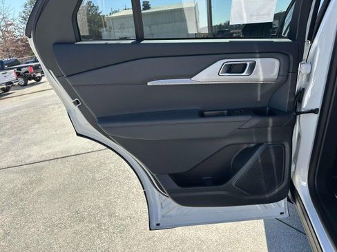 New 2025 Ford Explorer Active w/ Active Comfort Package image 21