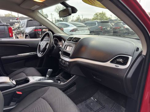 Used 2020 Dodge Journey SE w/ Blacktop Package FWD image 39