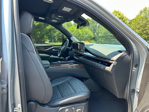 Used 2024 Cadillac Escalade Sport Platinum w/ LPO, ONYX Package AWD/4WD image 43