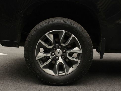 Used 2022 Chevrolet Silverado 1500 RST w/ Z71 Off-Road Package AWD/4WD image 5