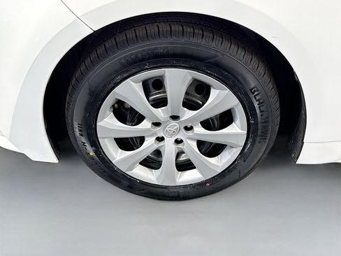 Used 2024 Toyota Corolla LE image 37