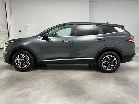 Used 2024 Kia Sportage LX image 4