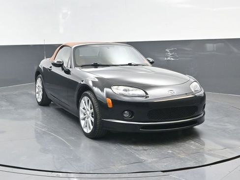 Used 2006 MAZDA MX-5 Miata Grand Touring w/ Premium Pkg image 2