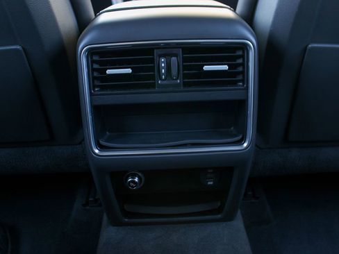 Used 2019 Porsche Cayenne image 44