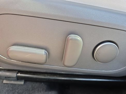 Used 2025 Hyundai Kona SEL FWD image 17