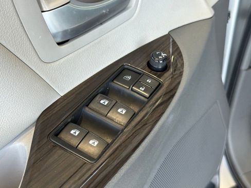 Used 2015 Toyota Sienna XLE w/ XLE Navigation Package image 18