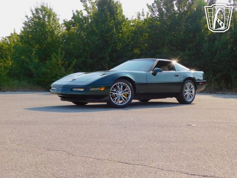 Used 1995 Chevrolet Corvette Coupe image 3