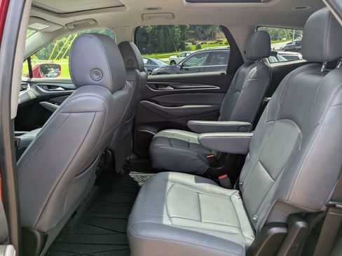 Used 2019 Buick Enclave Essence FWD image 16
