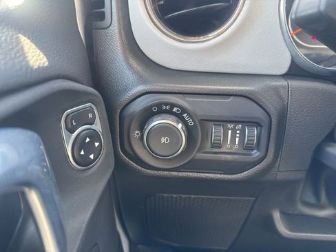 Certified 2022 Jeep Wrangler Unlimited Sahara image 13