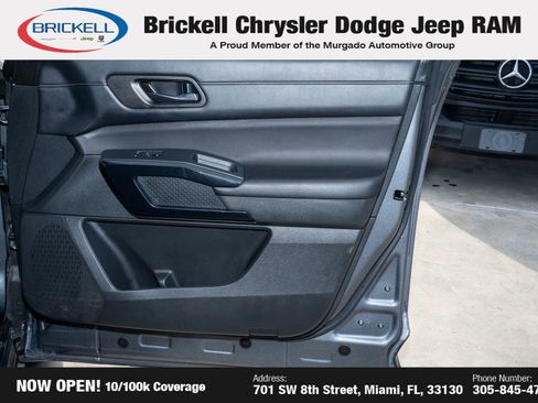 Used 2024 Nissan Pathfinder SV image 13