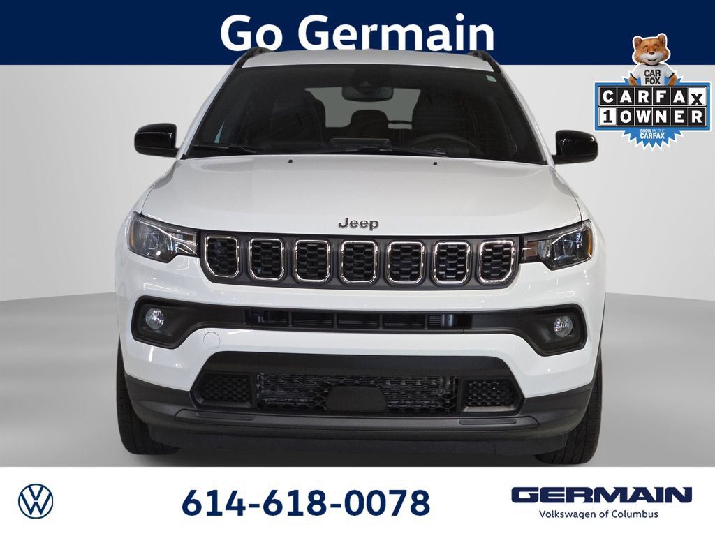 Used 2025 Jeep Compass Latitude AWD/4WD image 3