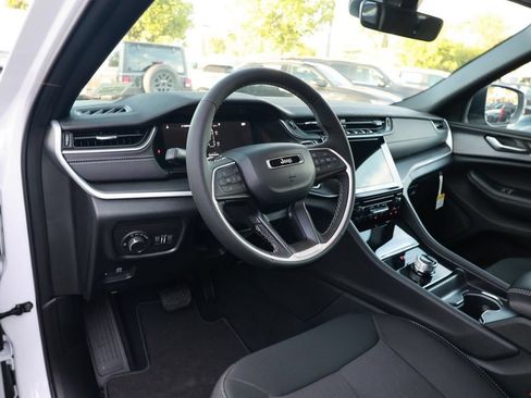 New 2026 Jeep Grand Cherokee L 4WD image 11