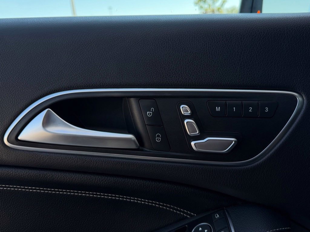 Used 2017 Mercedes-Benz CLA 250 image 26