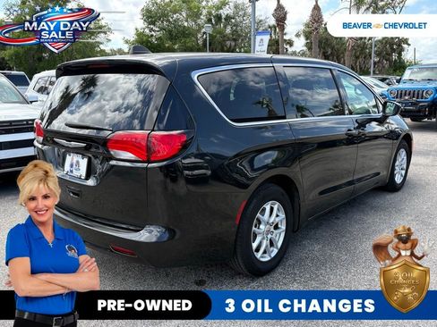 Used 2023 Chrysler Voyager LX FWD image 7