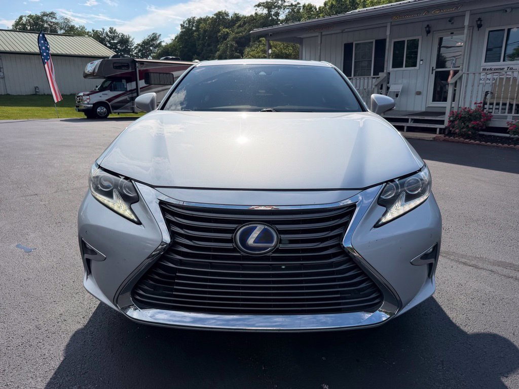 Used 2017 Lexus ES 300h w/ Navigation System Package FWD image 2