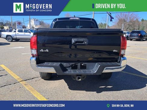 Used 2023 Toyota Tacoma SR5 AWD/4WD image 4