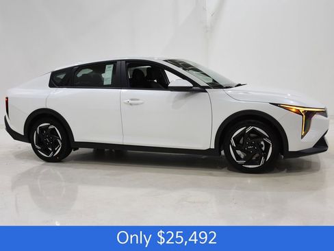 New 2026 Kia K4 EX FWD image 3