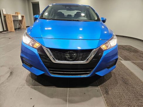 Used 2021 Nissan Versa SV image 2