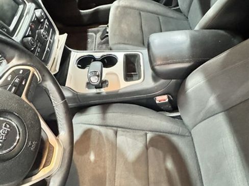 Used 2015 Jeep Grand Cherokee Laredo w/ Quick Order Package 23E AWD/4WD image 7