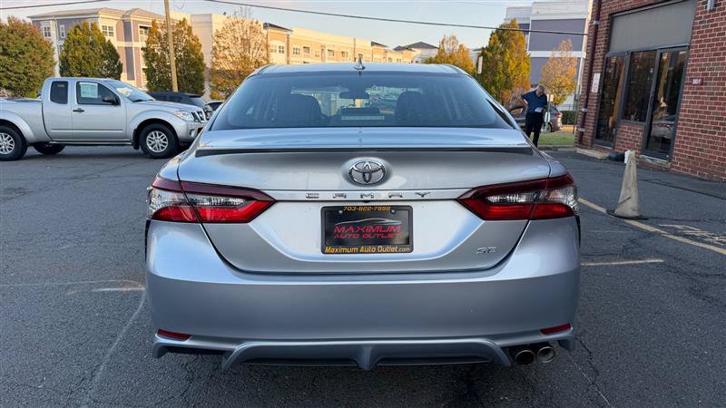 Used 2021 Toyota Camry SE FWD image 13