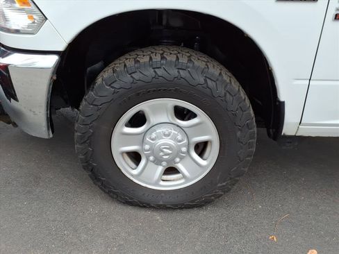 Used 2016 RAM 3500 Tradesman w/ Chrome Appearance Group image 9