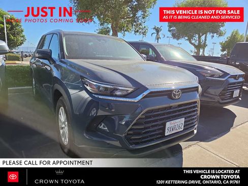 Used 2026 Toyota Grand Highlander FWD image 2