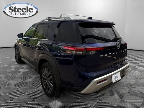 Used 2022 Nissan Pathfinder SL w/ SL Premium Package FWD image 3