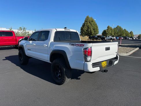 Certified 2023 Toyota Tacoma TRD Off-Road w/ TRD Premium Off Road Package AWD/4WD image 5