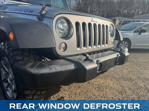 Used 2017 Jeep Wrangler Unlimited Rubicon w/ Connectivity Group AWD/4WD image 12