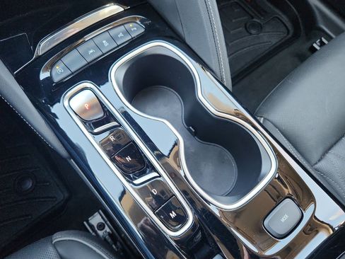 Used 2023 Buick Envision Avenir image 22