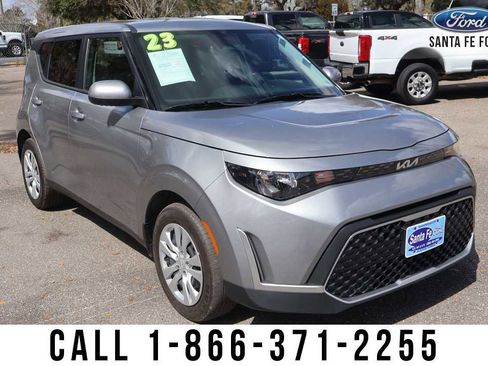 Used 2023 Kia Soul LX image 5
