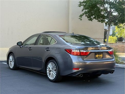 Used 2014 Lexus ES 350 w/ Luxury Package FWD image 4
