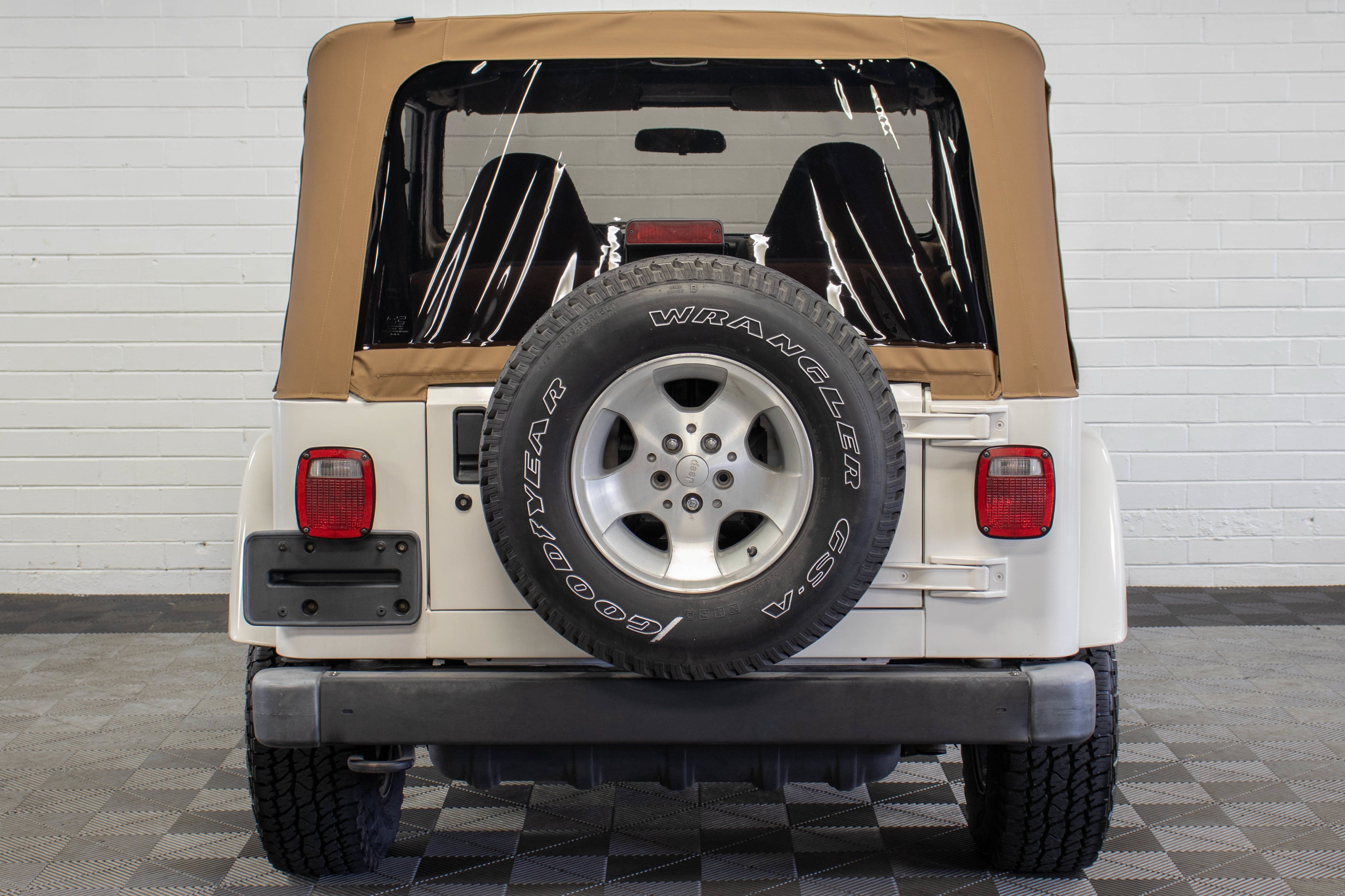 Used 2002 Jeep Wrangler Sahara AWD/4WD image 4