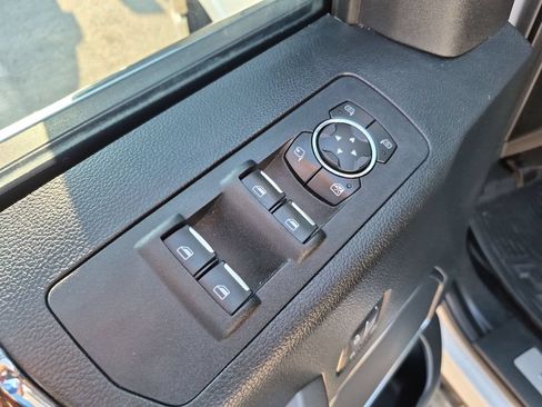 Used 2015 Ford F150 Platinum w/ Equipment Group 701A Luxury AWD/4WD image 21