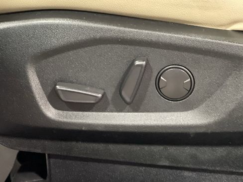 Used 2022 Ford Edge SEL w/ Convenience Package image 12