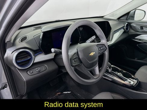 Used 2025 Chevrolet Trax LT image 14
