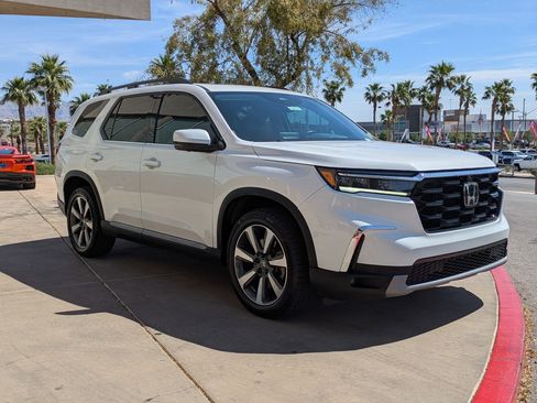 Used 2023 Honda Pilot Elite image 7