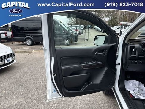 Used 2019 GMC Canyon SLE w/ SLE Convenience Package image 19