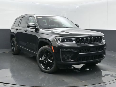 New 2026 Jeep Grand Cherokee L Limited w/ Limited Altitude Package AWD/4WD image 2