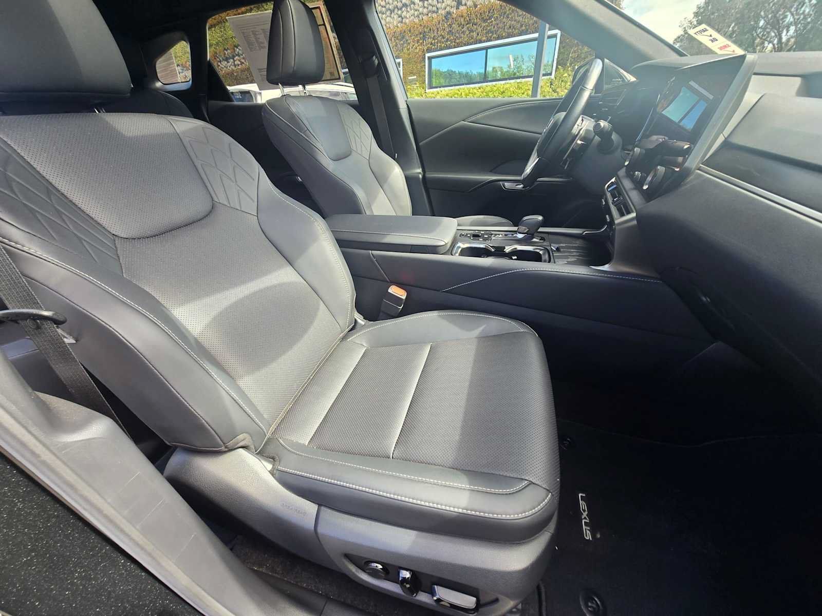Used 2025 Lexus RX 350 Premium FWD image 10