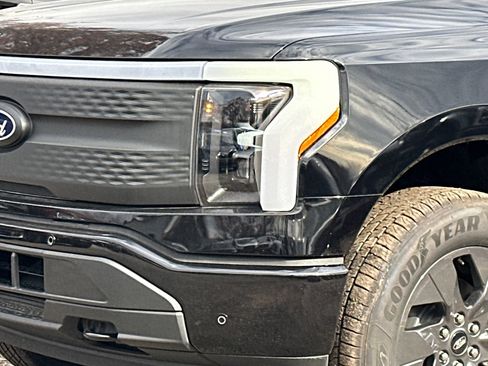 New 2025 Ford F150 Lightning Flash image 2