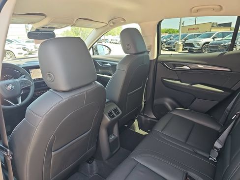 Used 2021 Buick Envision Essence w/ Technology Package I FWD image 25
