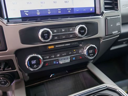 Used 2022 Ford F250 Lariat w/ Tremor Off-Road Package AWD/4WD image 24