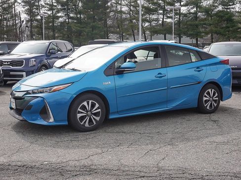 Used 2017 Toyota Prius Prime Plus image 6