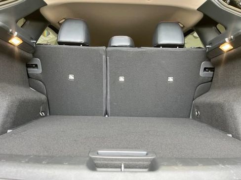 Used 2025 Nissan Kicks SR FWD image 18