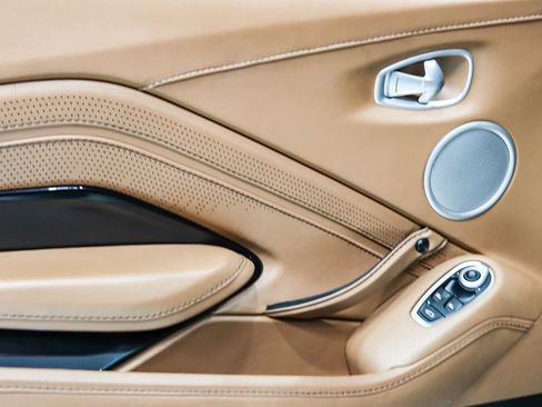 Used 2020 Aston Martin V8 Vantage Coupe RWD image 20