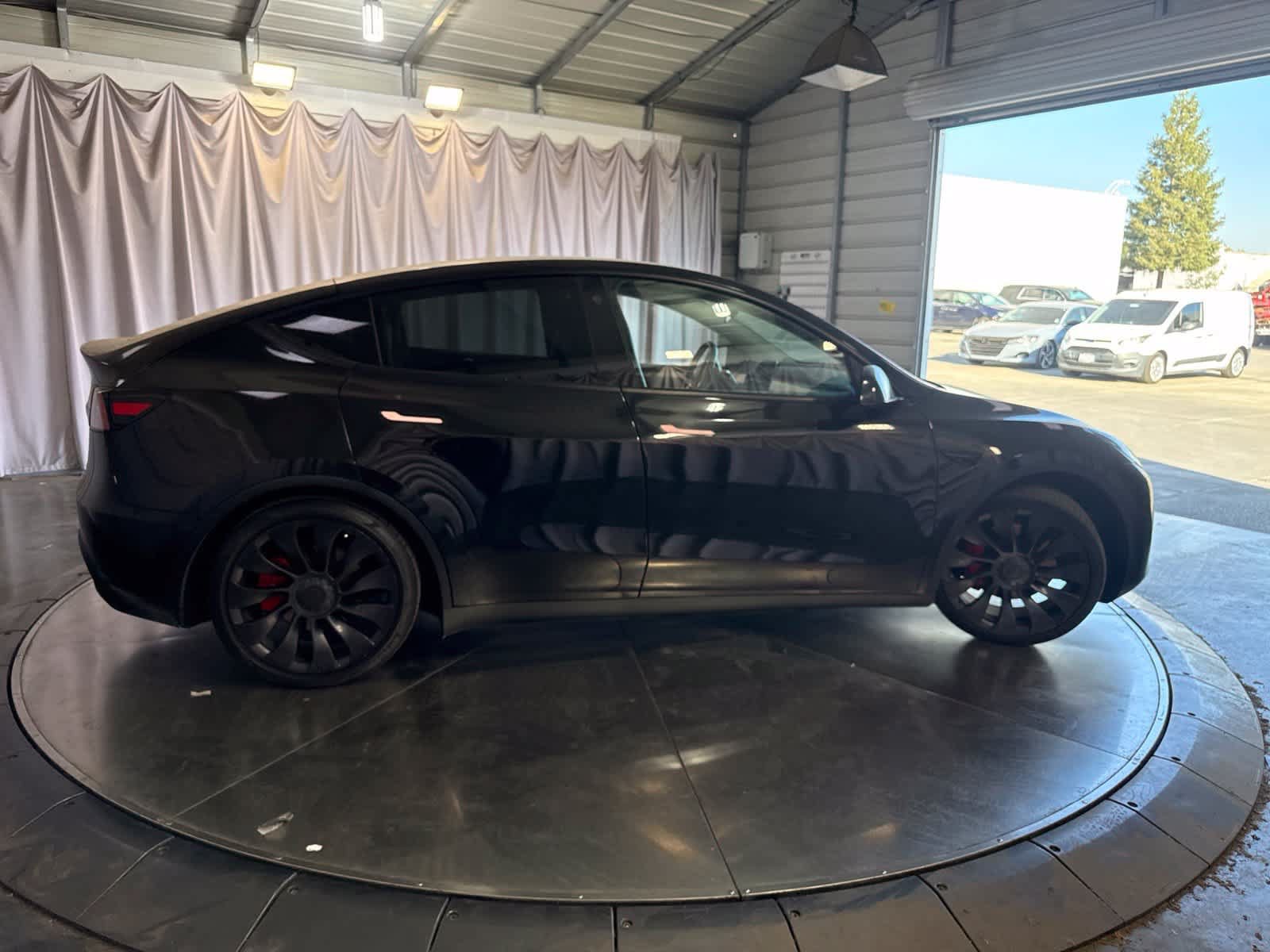 Used 2023 Tesla Model Y Performance AWD/4WD image 4