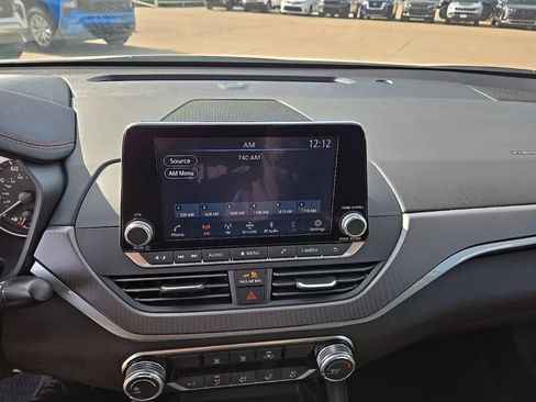 Used 2024 Nissan Altima 2.5 SR image 25